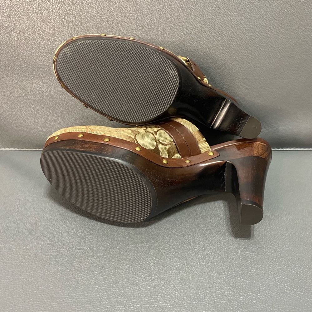 Coach Vintage Signature Jacquard Clogs - Picture 4 of 7